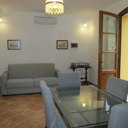Alloggio per agriturismo La Grotta *